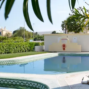 https://sunny-2-bedroom-apartment-near-beach.hotelaalgarve.com