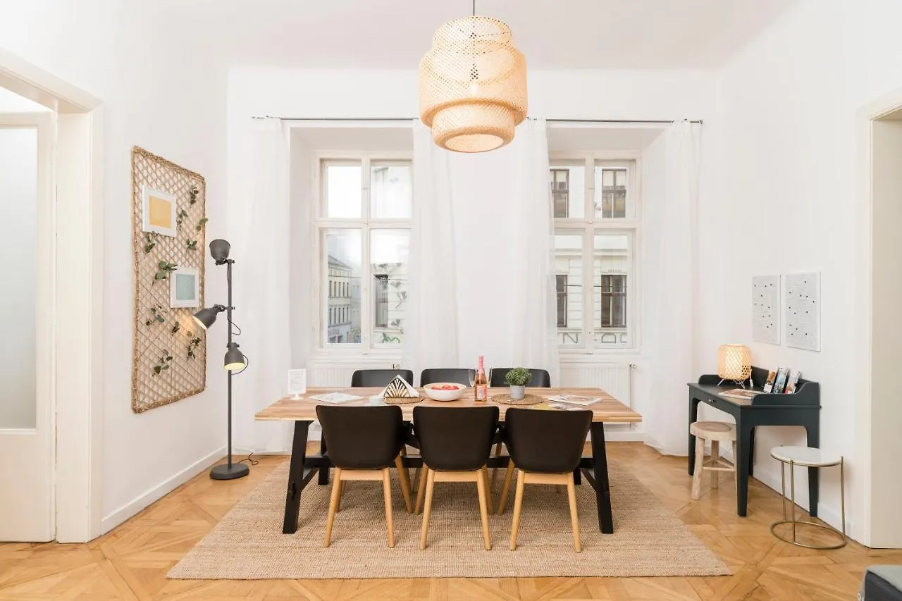 Luxury Suites Mariahilf Wien 0*,